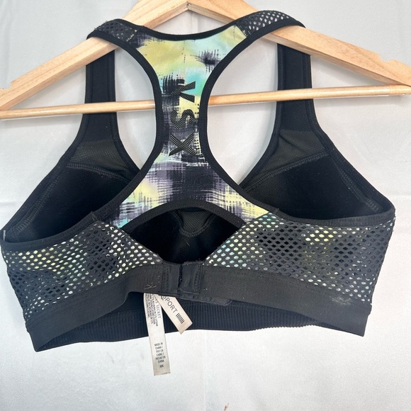 Victoria Sport VSX Logo Underwire Padded Sports Bra.  Size 32C - Picture 6 of 9